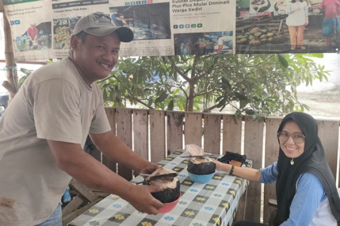 Degan Bakar Lereng Gunung Kelud yang Kian Viral Degan Bakar Lereng Gunung Kelud yang Kian Viral