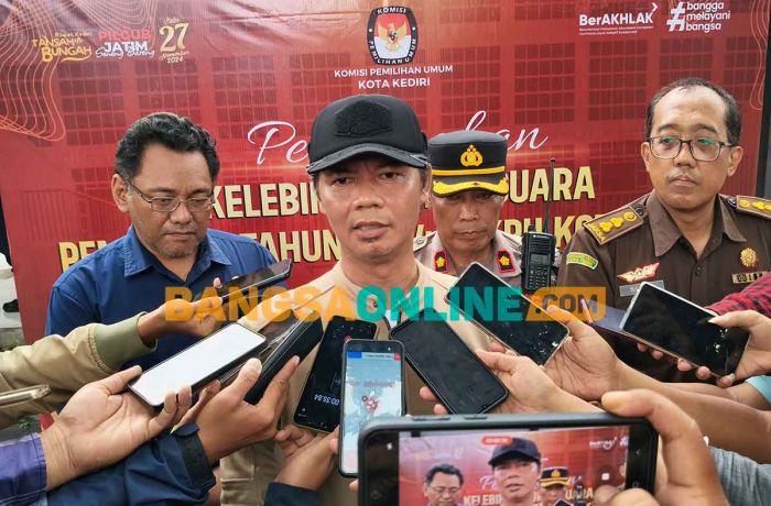 KPU Kota Kediri Distribusikan Surat Suara ke Kelurahan KPU Kota Kediri Distribusikan Surat Suara ke Kelurahan