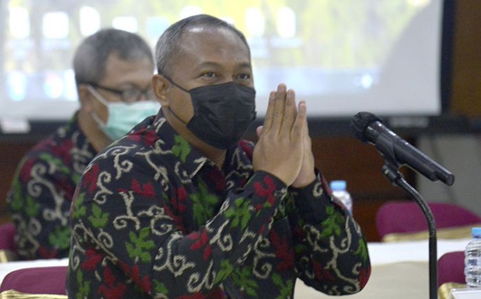 Plh. Wali Kota Surabaya Ajak PMI Sosialisasikan Vaksinasi Covid-19 Plh. Wali Kota Surabaya Ajak PMI Sosialisasikan Vaksinasi Covid-19