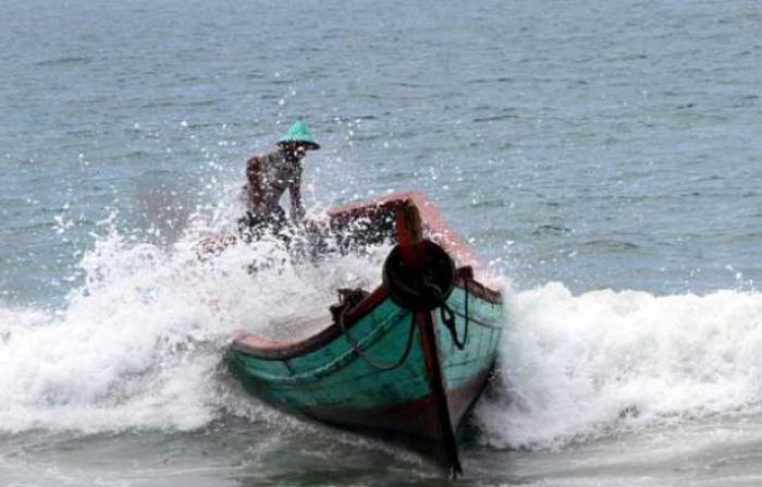 Perahu Disapu Ombak, Satu Nelayan di Pacitan Hilang