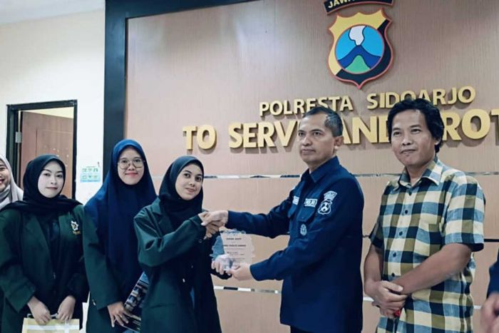 Empat Bulan Magang di Polresta Sidoarjo, Dosen UINSA: Kantor Polisi Layaknya Rumah Kita Empat Bulan Magang di Polresta Sidoarjo, Dosen UINSA: Kantor Polisi Layaknya Rumah Kita