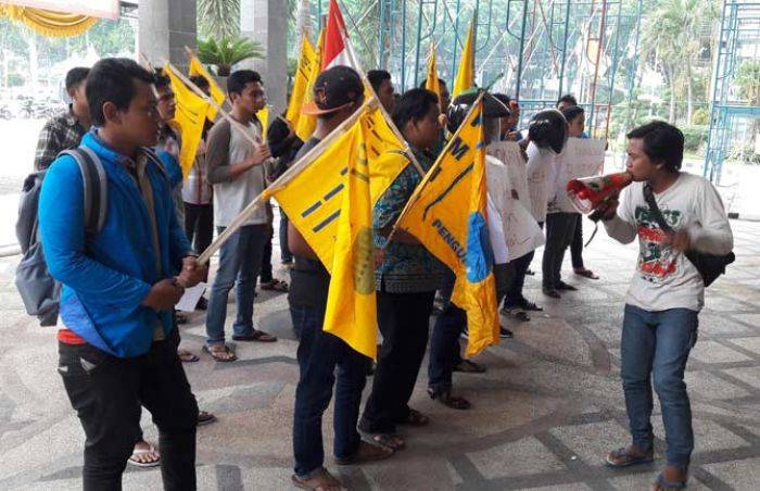 PMII Gresik Tolak Pulau Bawean Dijadikan Objek Pariwisata PMII Gresik Tolak Pulau Bawean Dijadikan Objek Pariwisata