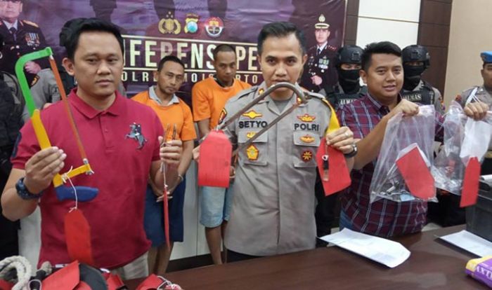 Polres Mojokerto Gulung Trio Spesialis Pencuri Baterai Tower Antar Kota 