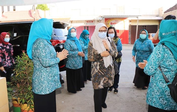 KRPL Wanita Erlangga Kota Pasuruan Masuk Nominasi Lomba Tanaman Herbal Provinsi KRPL Wanita Erlangga Kota Pasuruan Masuk Nominasi Lomba Tanaman Herbal Provinsi