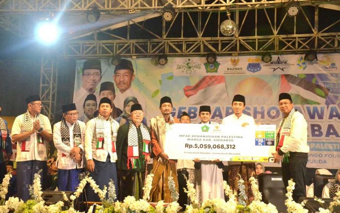 Warga Sidoarjo Galang Dana untuk Palestina Tembus Rp5 Miliar Warga Sidoarjo Galang Dana untuk Palestina Tembus Rp5 Miliar