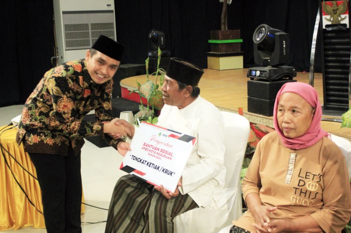 Serahkan Bantuan Alat Disabilitas, Ini Pesan Adi Wibowo kepada Kartar Kota Pasuruan Serahkan Bantuan Alat Disabilitas, Ini Pesan Adi Wibowo kepada Kartar Kota Pasuruan