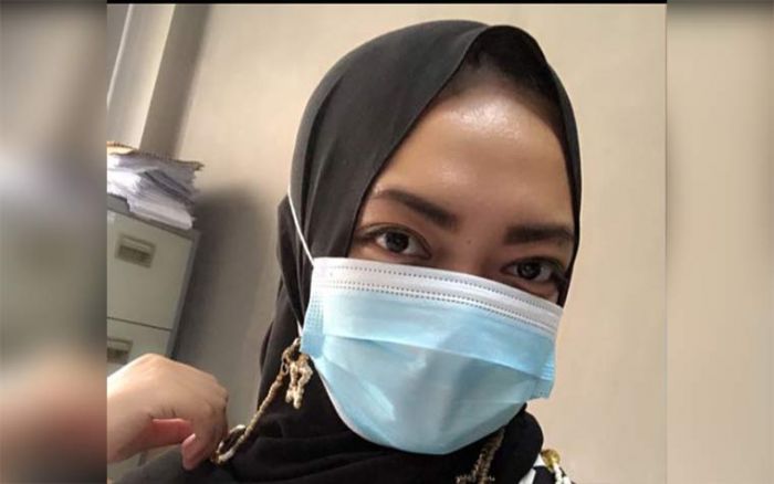 Di Kantor Disperinaker, Humas PT. Shou Fong Bungkam Saat Ditanya Kapan Cairkan Gaji Para Buruh Di Kantor Disperinaker, Humas PT. Shou Fong Bungkam Saat Ditanya Kapan Cairkan Gaji Para Buruh