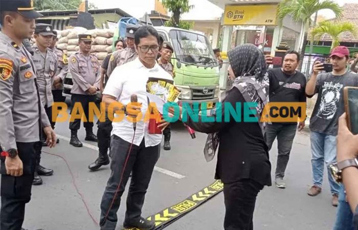 Polisi Sebut Penggelapan Bansos PKH di Sampang Tak Terbukti, Pelapor: Tidak Mungkin Polisi Sebut Penggelapan Bansos PKH di Sampang Tak Terbukti, Pelapor: Tidak Mungkin