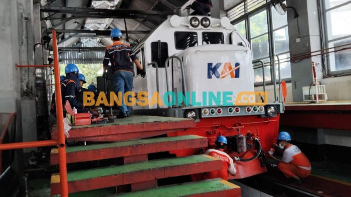 Hadapi Angkutan Nataru 2024-2025, KAI Daop 7 Siapkan 10 Lokomotif dan 76 Kereta Hadapi Angkutan Nataru 2024-2025, KAI Daop 7 Siapkan 10 Lokomotif dan 76 Kereta