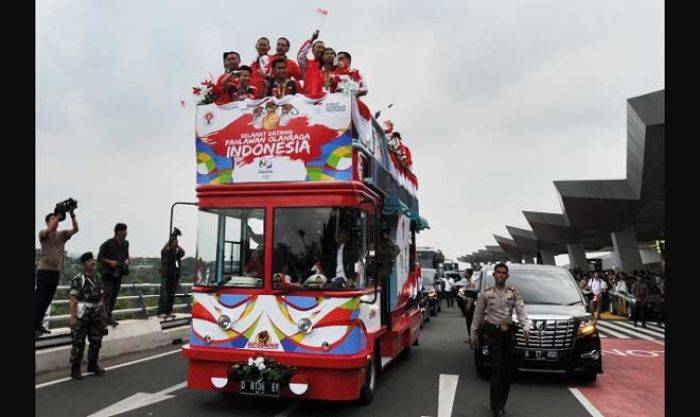 Atlet Olimpiade Disambut Gegap Gempita di Bandara, Tontowi/Liliyana Terharu