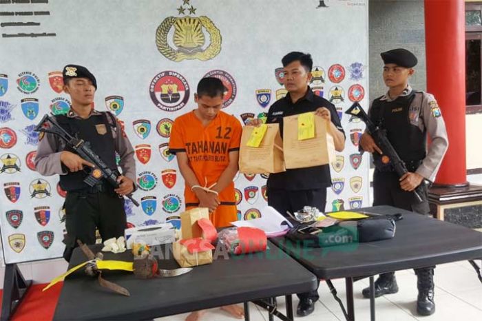 Hanya Karena Nafsu, Pemuda Asal Kademangan Blitar Setubuhi Gadis di Gubuk Sawah Hanya Karena Nafsu, Pemuda Asal Kademangan Blitar Setubuhi Gadis di Gubuk Sawah