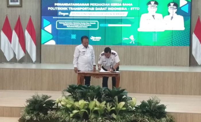 Buka Peluang Kuliah Bagi Pelajar Jember, Pemkab MoU dengan PTDI-STTD Buka Peluang Kuliah Bagi Pelajar Jember, Pemkab MoU dengan PTDI-STTD