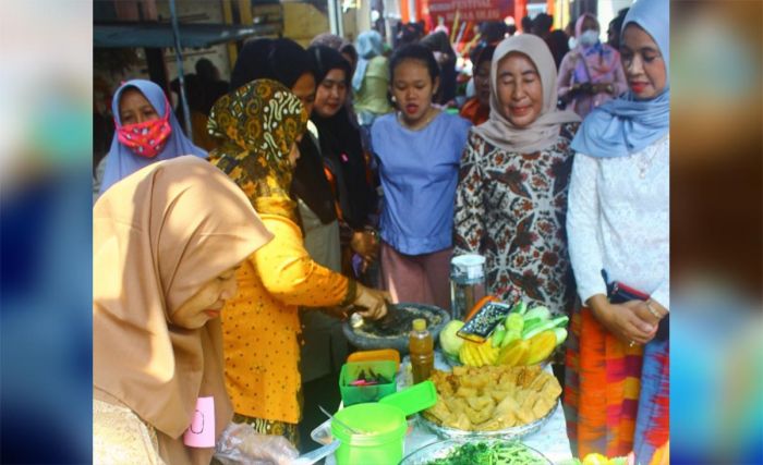 RT 5 RW 2 Pelopori Festival Rujak Uleg di Kelurahan Kedurus