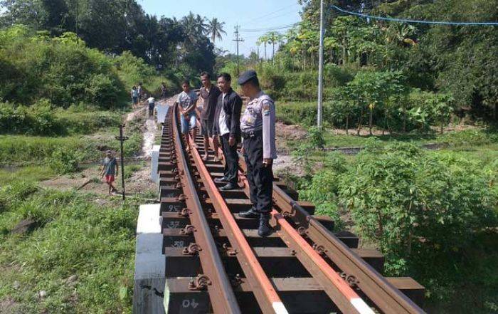 Bocah di Tawang Blitar Tewas Tersambar Kereta Api Saat Asyik Bermain di Pinggiran Rel Bocah di Tawang Blitar Tewas Tersambar Kereta Api Saat Asyik Bermain di Pinggiran Rel
