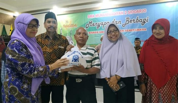 Gelar Buka Bersama, Smamda Bagikan Bingkisan Lebaran untuk Warga Sekitar Gelar Buka Bersama, Smamda Bagikan Bingkisan Lebaran untuk Warga Sekitar