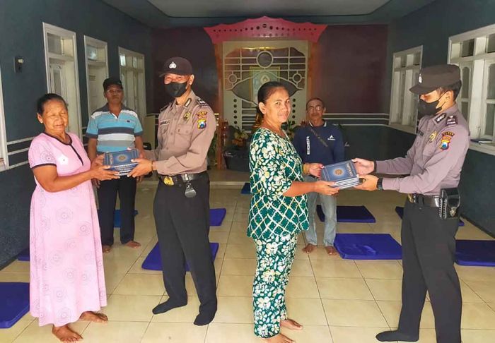 Polres Batu Wujudkan Program 10.000 Kitab Suci se-Jatim untuk Semua Umat Beragama Polres Batu Wujudkan Program 10.000 Kitab Suci se-Jatim untuk Semua Umat Beragama