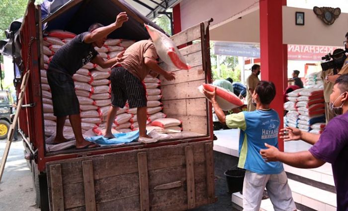 ​45.470 Kg Beras Disalurkan untuk Warga Terdampak Covid-19 di Kecamatan Grogol dan Tarokan