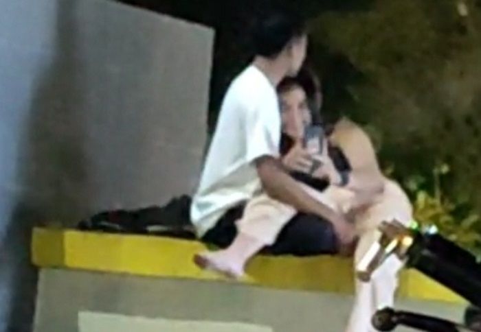 Video Mesum di Alun-alun Trunojoyo Sampang Viral di Media Sosial Video Mesum di Alun-alun Trunojoyo Sampang Viral di Media Sosial