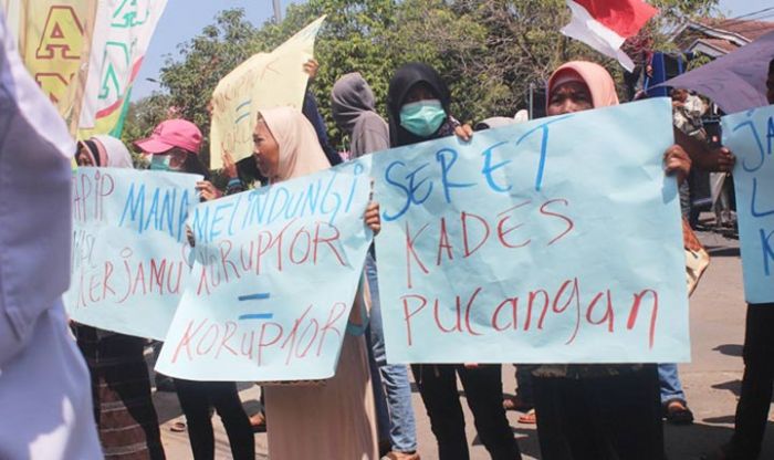Minta Kejelasan Soal Dugaan Penyelewengan, Puluhan Warga Ngawi Geruduk Tiga Instansi