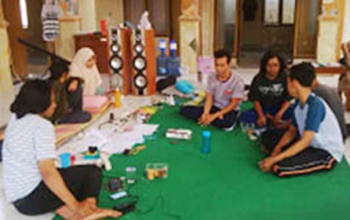Rumah Kontrakan Mahasiswa KKN Unair Dijebol Maling Rumah Kontrakan Mahasiswa KKN Unair Dijebol Maling