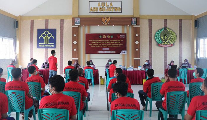 Gandeng BIN dan Dinkes, Lapas Pemuda Kelas IIA Madiun Gelar Vaksinasi Booster untuk Narapidana