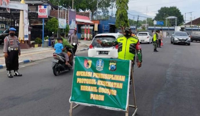 Petugas Gabungan Rutin Gelar Operasi Yustisi Penegakan Prokes di Paron Petugas Gabungan Rutin Gelar Operasi Yustisi Penegakan Prokes di Paron