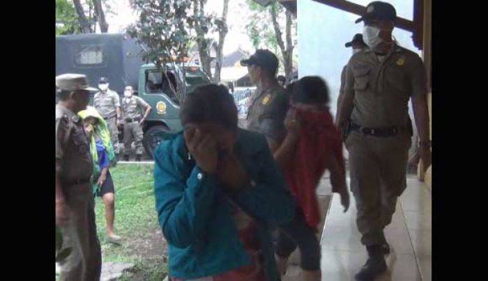 Lokalisasi Bebean Dirazia, PSK Sebut Bayar Upeti 150 Ribu Tiap Bulan Lokalisasi Bebean Dirazia, PSK Sebut Bayar Upeti 150 Ribu Tiap Bulan