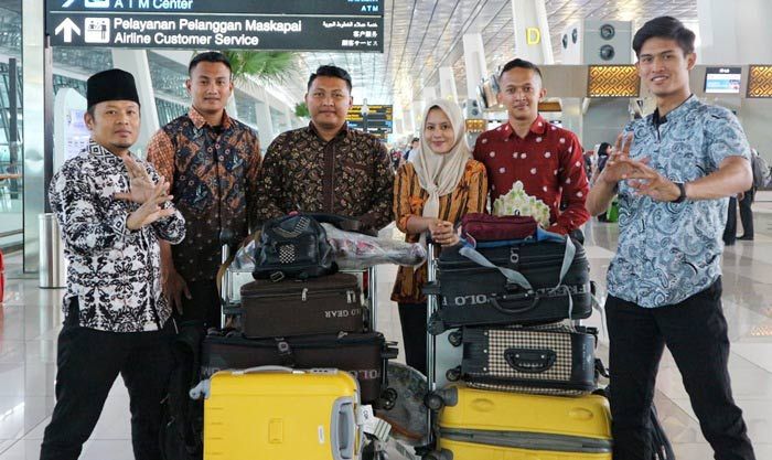 Kenalkan Pencak Silat, Wisnu HP dan 6 Atlet PSHT Ponorogo Terbang ke Azerbaijan Kenalkan Pencak Silat, Wisnu HP dan 6 Atlet PSHT Ponorogo Terbang ke Azerbaijan