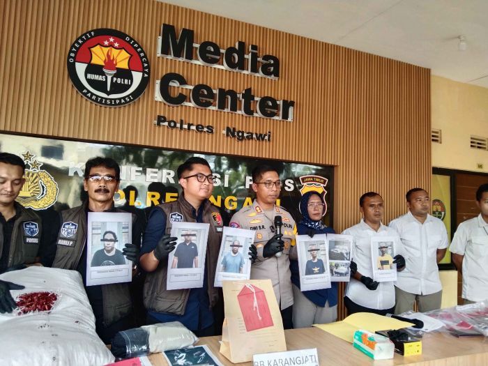 Polres Ngawi Ungkap Jaringan Penipuan Online yang Dikendalikan dari Dalam Lapas Polres Ngawi Ungkap Jaringan Penipuan Online yang Dikendalikan dari Dalam Lapas
