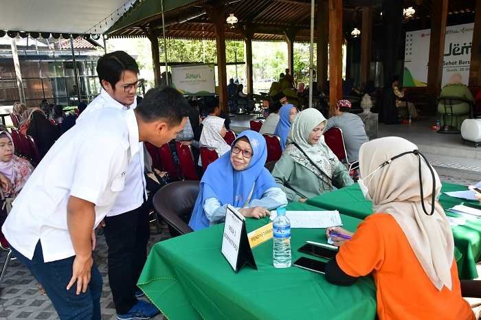 Program Jemari Petrokimia Gresik Dorong Peningkatan Kesehatan Guru Ngaji Program Jemari Petrokimia Gresik Dorong Peningkatan Kesehatan Guru Ngaji