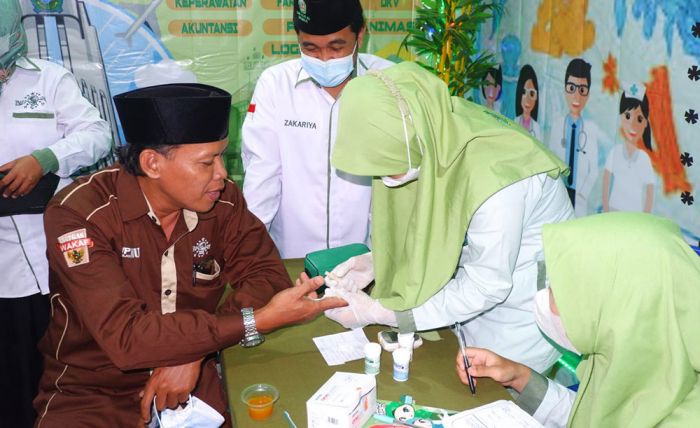 Ramaikan Pasar Murah UMKM, SMK Plus NU Sidoarjo Sediakan Layanan Kesehatan Gratis Ramaikan Pasar Murah UMKM, SMK Plus NU Sidoarjo Sediakan Layanan Kesehatan Gratis