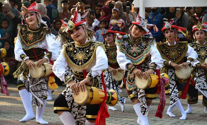 Semarak HUT ke-80 RI di Tulungagung, Kolaborasi Seni Suara hingga Reog Kendang