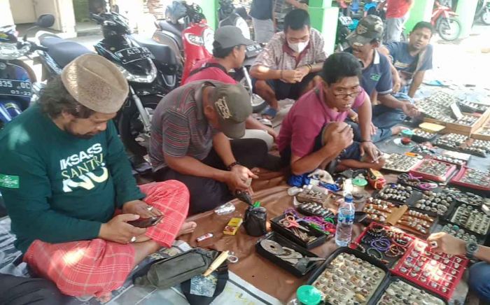 Batu Akik dan Permata Mulai Populer di Kota Probolinggo Batu Akik dan Permata Mulai Populer di Kota Probolinggo