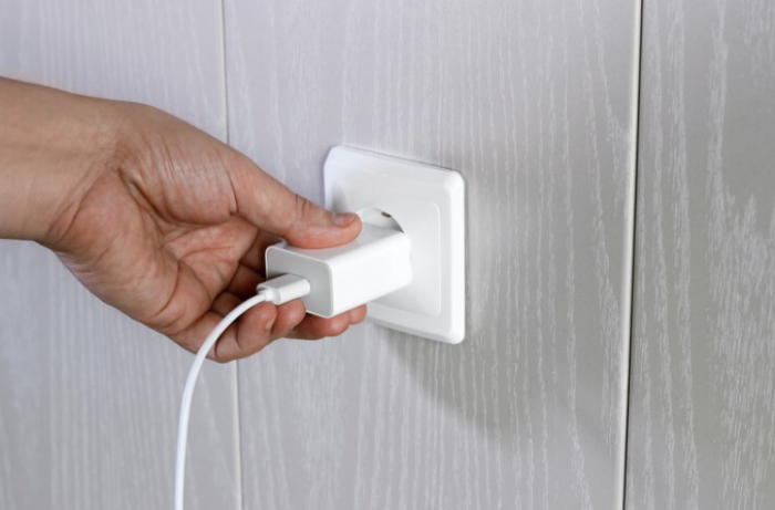 Sumber Masalah! Pergi Rayakan Tahun Baruan Jangan Lupa Cabut 5 Colokan Listrik ini di Rumah Sumber Masalah! Pergi Rayakan Tahun Baruan Jangan Lupa Cabut 5 Colokan Listrik ini di Rumah