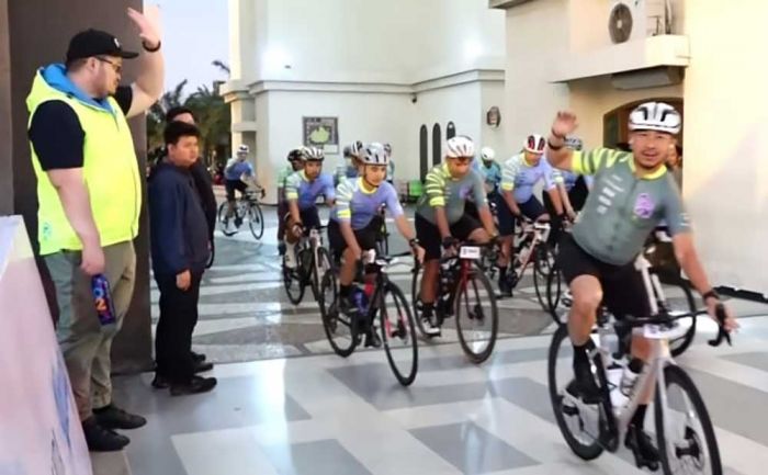 Bupati Dhito Berangkatkan Pesepeda Peserta Kediri Dholo KOM 2024 di Monumen SLG Bupati Dhito Berangkatkan Pesepeda Peserta Kediri Dholo KOM 2024 di Monumen SLG