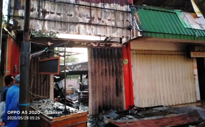 Korsleting Listrik, Cafe Barrel Terbakar