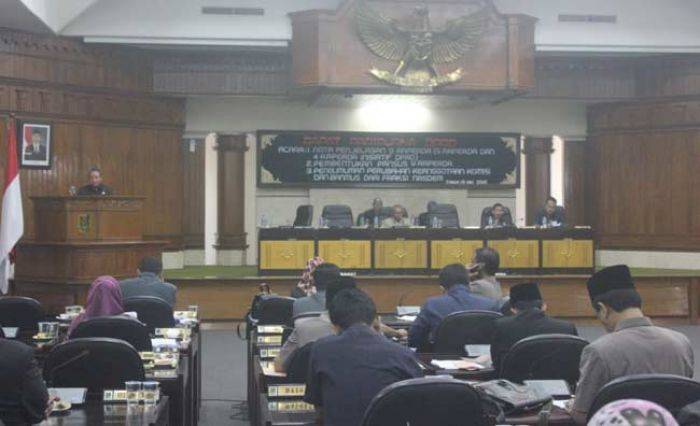 DPRD Tuban Terima 5 Usulan Raperda Inisiatif Pemkab DPRD Tuban Terima 5 Usulan Raperda Inisiatif Pemkab