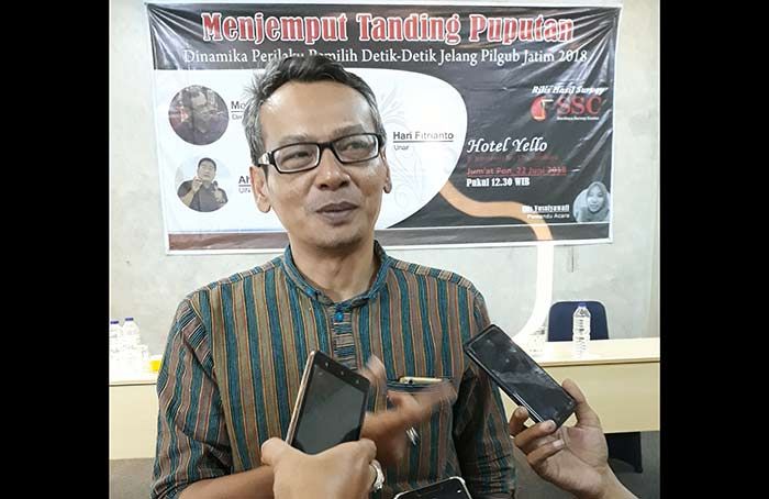 Pengamat: Publik Mafhum Pakde Karwo Condong ke Jokowi