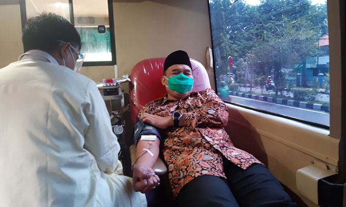 Stok Menipis Saat Pandemi, BHS Ajak Warga dan ASN Sidoarjo Donor Darah Stok Menipis Saat Pandemi, BHS Ajak Warga dan ASN Sidoarjo Donor Darah