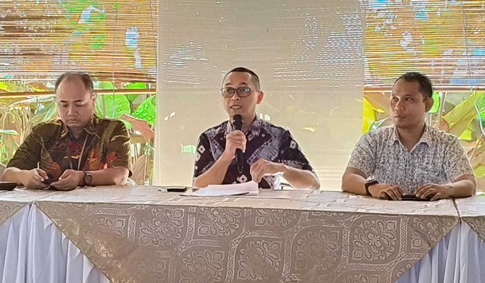 Kejari Kediri Tangani Kasus Dugaan Korupsi PT EP, Estimasi Kerugian Negara Capai Rp3,7 Miliar Kejari Kediri Tangani Kasus Dugaan Korupsi PT EP, Estimasi Kerugian Negara Capai Rp3,7 Miliar