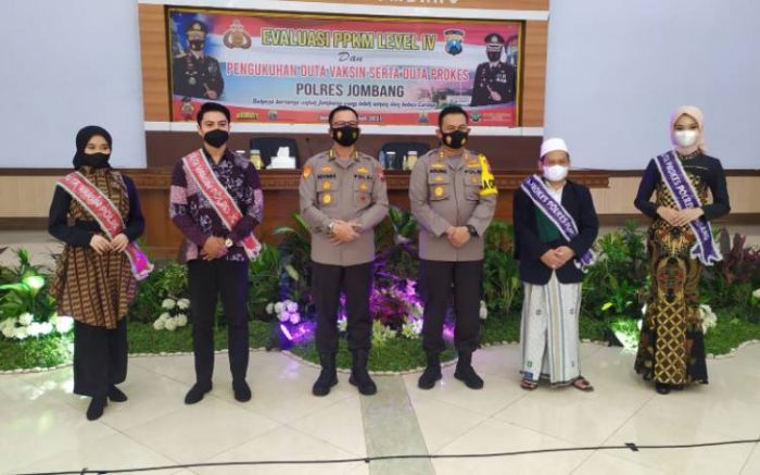 Sukseskan Program Vaksinasi, Polres Jombang Lantik Duta Vaksin serta Prokes