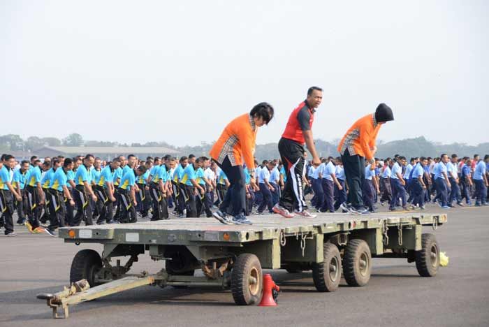 Pemecahan Rekor MURI Tarian Gemu Femire HUT TNI ke-73, Korem 083/BJ Terjunkan 10.000 Anggota