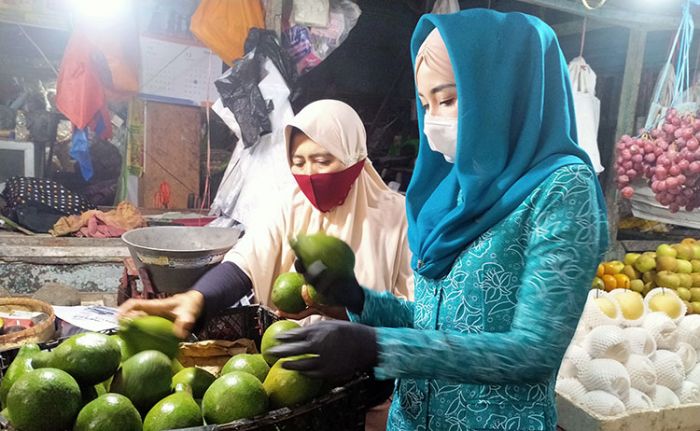 Menang Pilkada, Novita Tetap Blusukan Sapa Pedagang Pasar