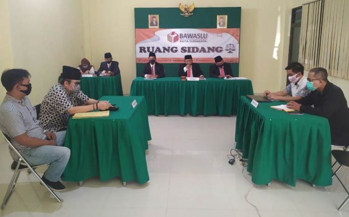 Tertutup Bagi Awak Media, Sidang Sengketa Bapaslon Perseorangan Vs KPU Surabaya Masih Buntu Tertutup Bagi Awak Media, Sidang Sengketa Bapaslon Perseorangan Vs KPU Surabaya Masih Buntu