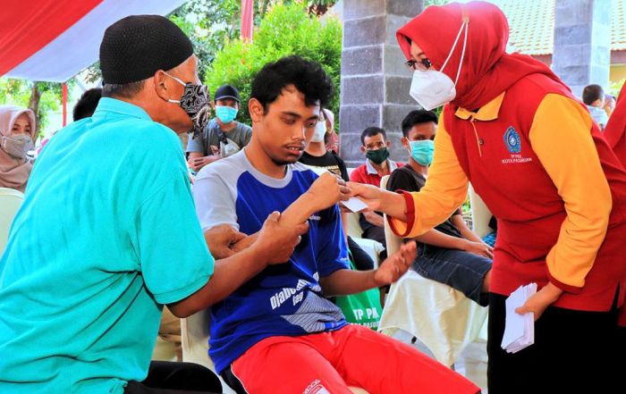 TP PKK Kota Pasuruan Bagikan Sembako kepada 471 Penyandang Disabilitas dan 70 Yatim Piatu