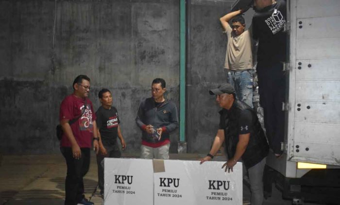 Logistik Pemilu 2024 Tahap Pertama Tiba di Kantor KPU Kota Kediri Logistik Pemilu 2024 Tahap Pertama Tiba di Kantor KPU Kota Kediri
