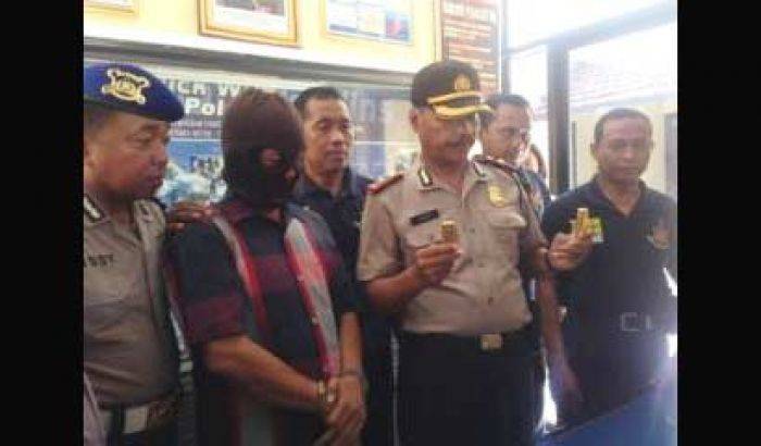 Emas Senilai 1,5 M Dikubur di Gorong-gorong, Pelaku Sakit Hati Tak Dapat Pujian Emas Senilai 1,5 M Dikubur di Gorong-gorong, Pelaku Sakit Hati Tak Dapat Pujian
