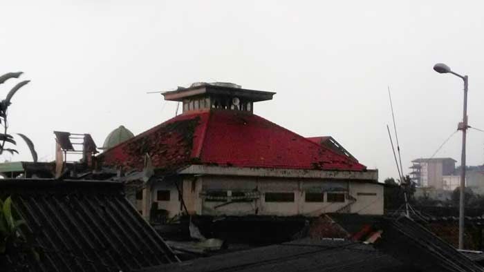 Hujan Lebat dan Angin Puting Beliung Rusak Rumah Warga Sidoarjo Hujan Lebat dan Angin Puting Beliung Rusak Rumah Warga Sidoarjo