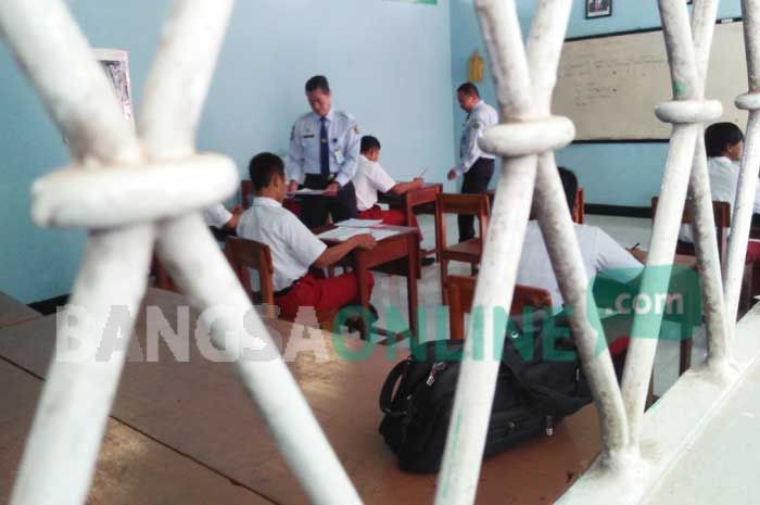 Enam Anak Didik Pemasyarakatan LPKA Blitar Ikuti USBN Enam Anak Didik Pemasyarakatan LPKA Blitar Ikuti USBN