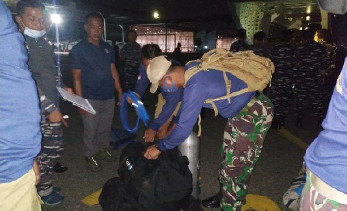 Koarmada II Kirim Tim Penyelam Kopaska dan Dislambair Evakuasi Korban Banjir Tanah Laut Koarmada II Kirim Tim Penyelam Kopaska dan Dislambair Evakuasi Korban Banjir Tanah Laut